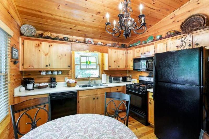 Mountain Spirit Cabin - Fireplace And Hot Tub Villa Blue Ridge Eksteriør billede